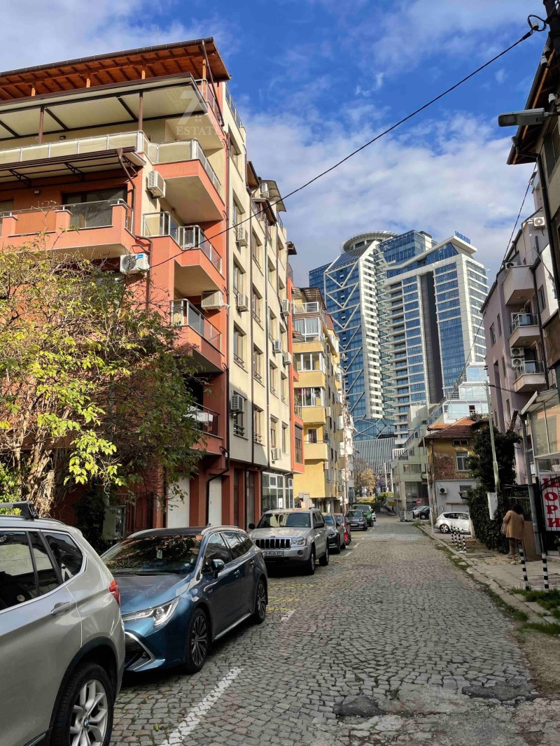 Дава под наем 4-СТАЕН, гр. София, Иван Вазов, снимка 14 - Апартаменти - 52294037