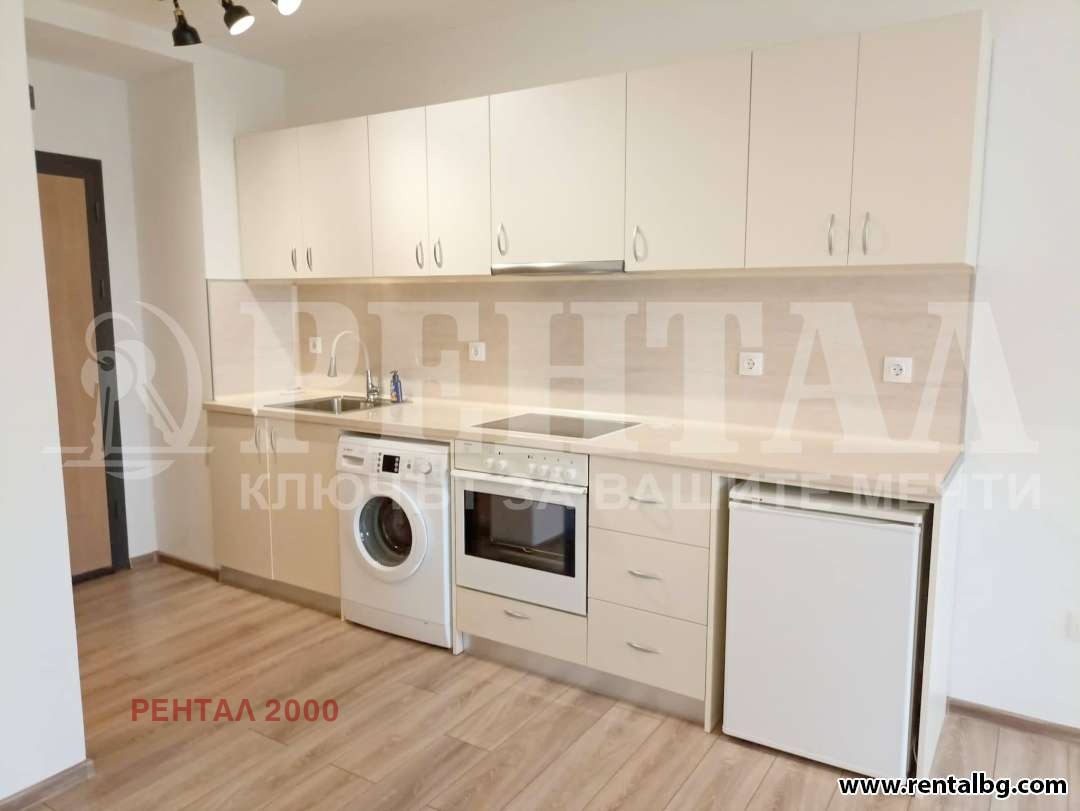 Дава под наем АТЕЛИЕ, ТАВАН, гр. Пловдив, Тракия