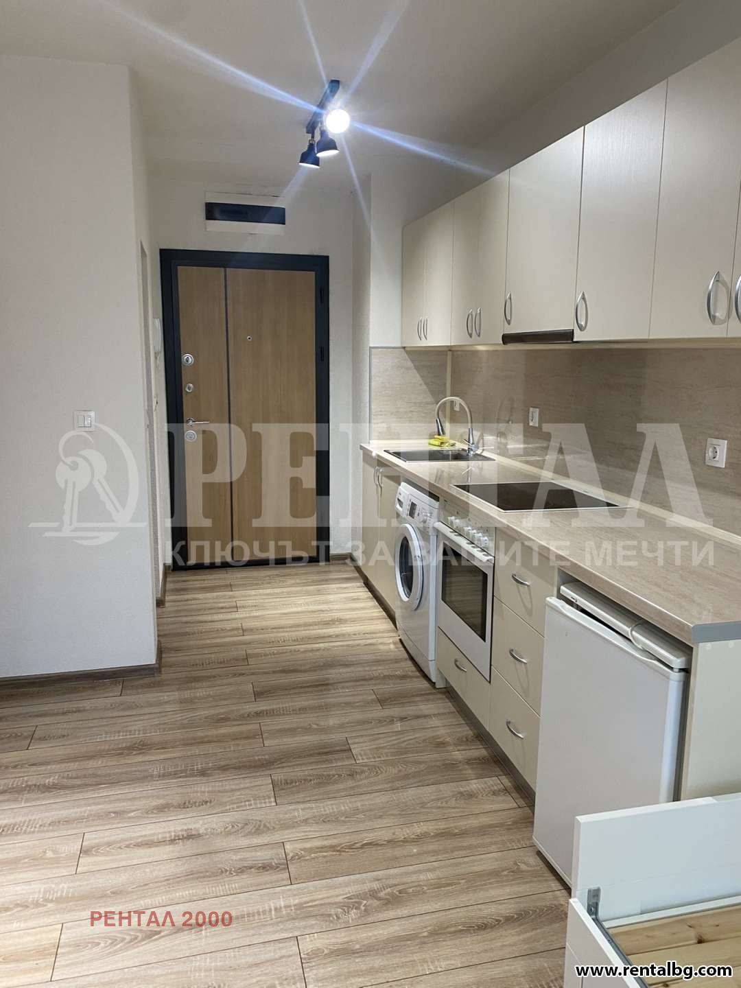 Дава под наем АТЕЛИЕ, ТАВАН, гр. Пловдив, Тракия, снимка 8 - Апартаменти - 53910293