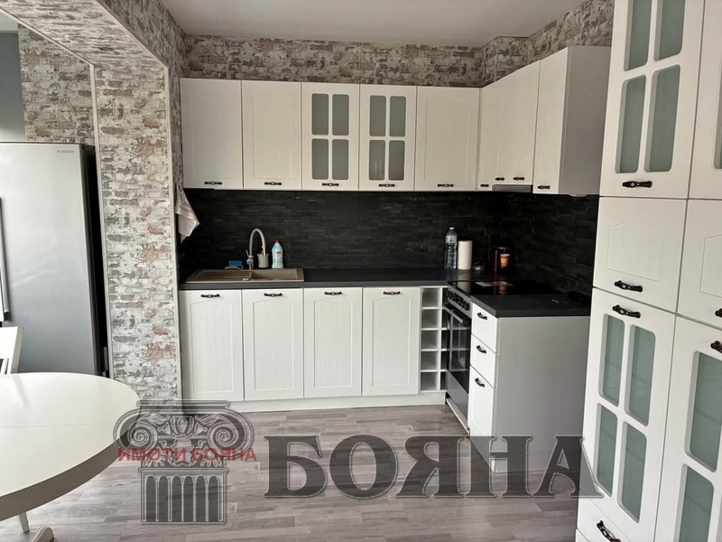 Под наем МНОГОСТАЕН, град Русе, Център • 950 лв. / 485.73 € • 65601406 1