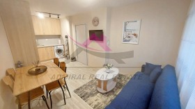 1 Schlafzimmer Zentar, Warna