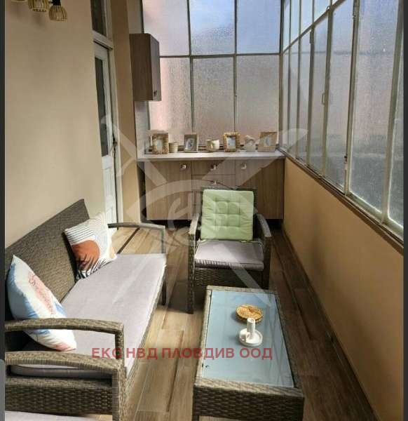 Дава под наем ЕТАЖ ОТ КЪЩА, гр. Пловдив, Център, снимка 9 - Етаж от къща - 54210155