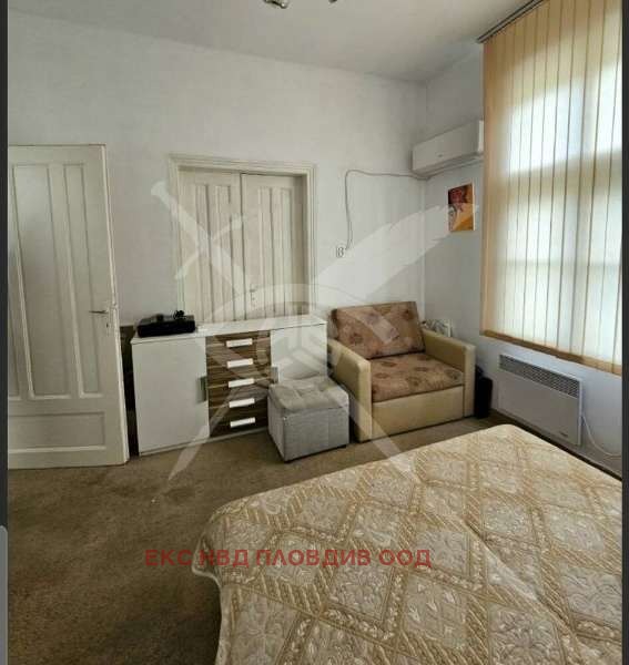 Дава под наем ЕТАЖ ОТ КЪЩА, гр. Пловдив, Център, снимка 6 - Етаж от къща - 54210155