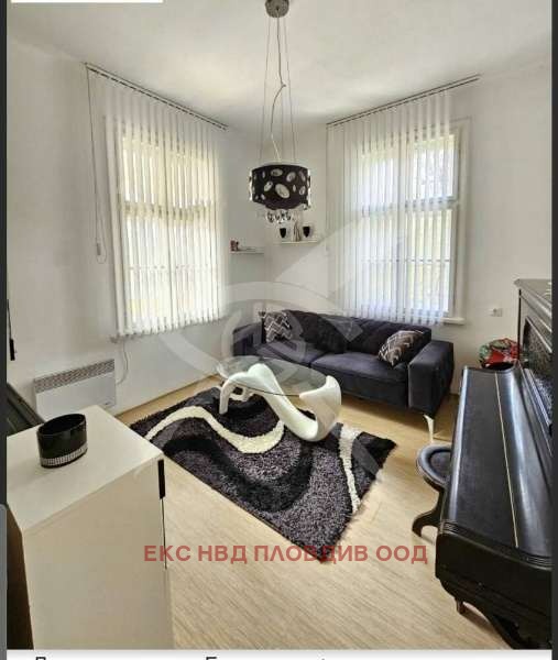 Дава под наем ЕТАЖ ОТ КЪЩА, гр. Пловдив, Център