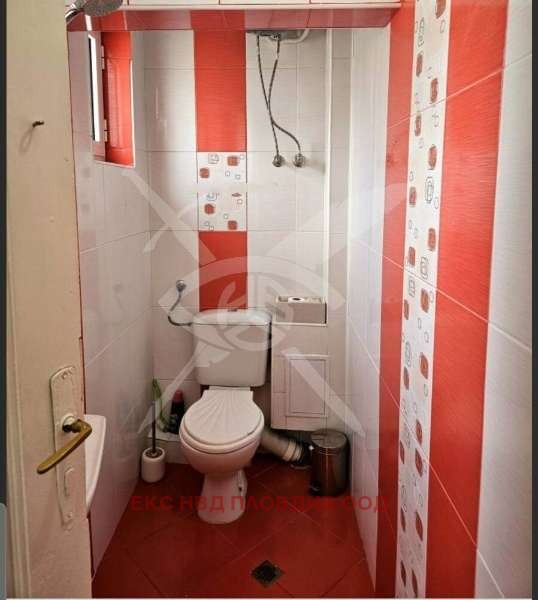 Дава под наем ЕТАЖ ОТ КЪЩА, гр. Пловдив, Център, снимка 8 - Етаж от къща - 54210155