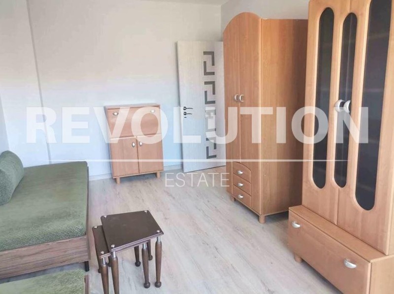 Дава под нем  2-стаен, град Варна, Окръжна болница-Генерали •  425 EUR • ID 35815389 — holmes.bg - [1] 