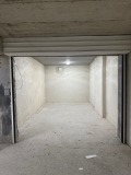 Дава под наем ГАРАЖ, ПАРКОМЯСТО, гр. Варна, Левски 1, снимка 2