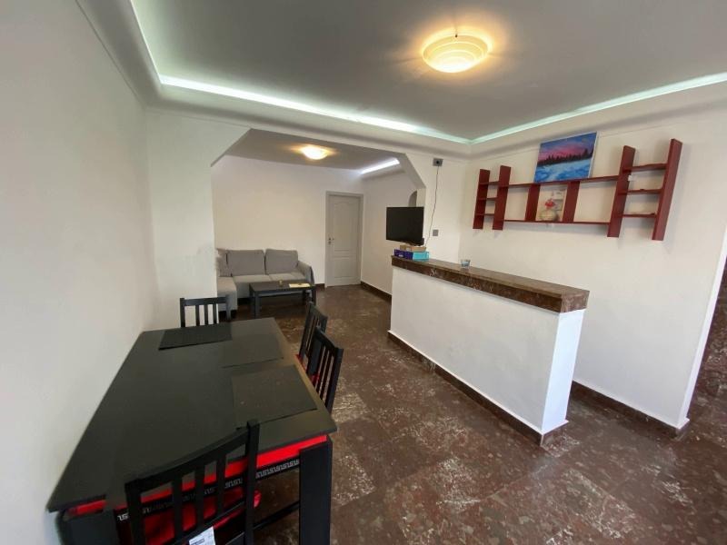 Дава под наем  4-стаен град София , Изток , 122 кв.м | 48300342