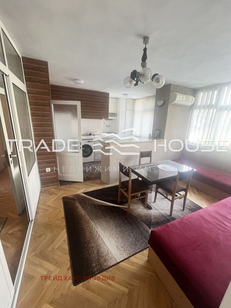 В оренду  3+ кімнати Пловдив , Южен , 100 кв.м | 73964006