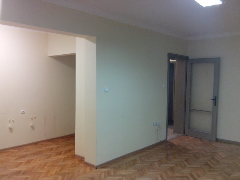 Издаје се  1 спаваћа соба Софија , Гео Милев , 80 м2 | 96226363