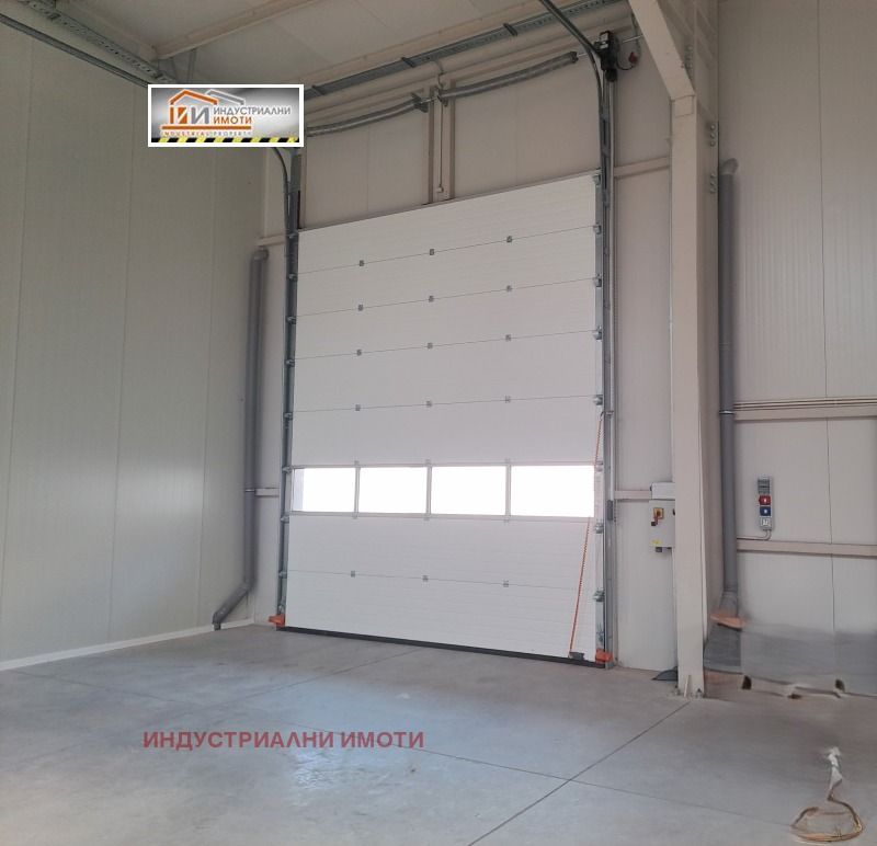 De inchiriat  Cladire industriala Plovdiv , Industrialna zona - Sever , 220 mp | 17816740