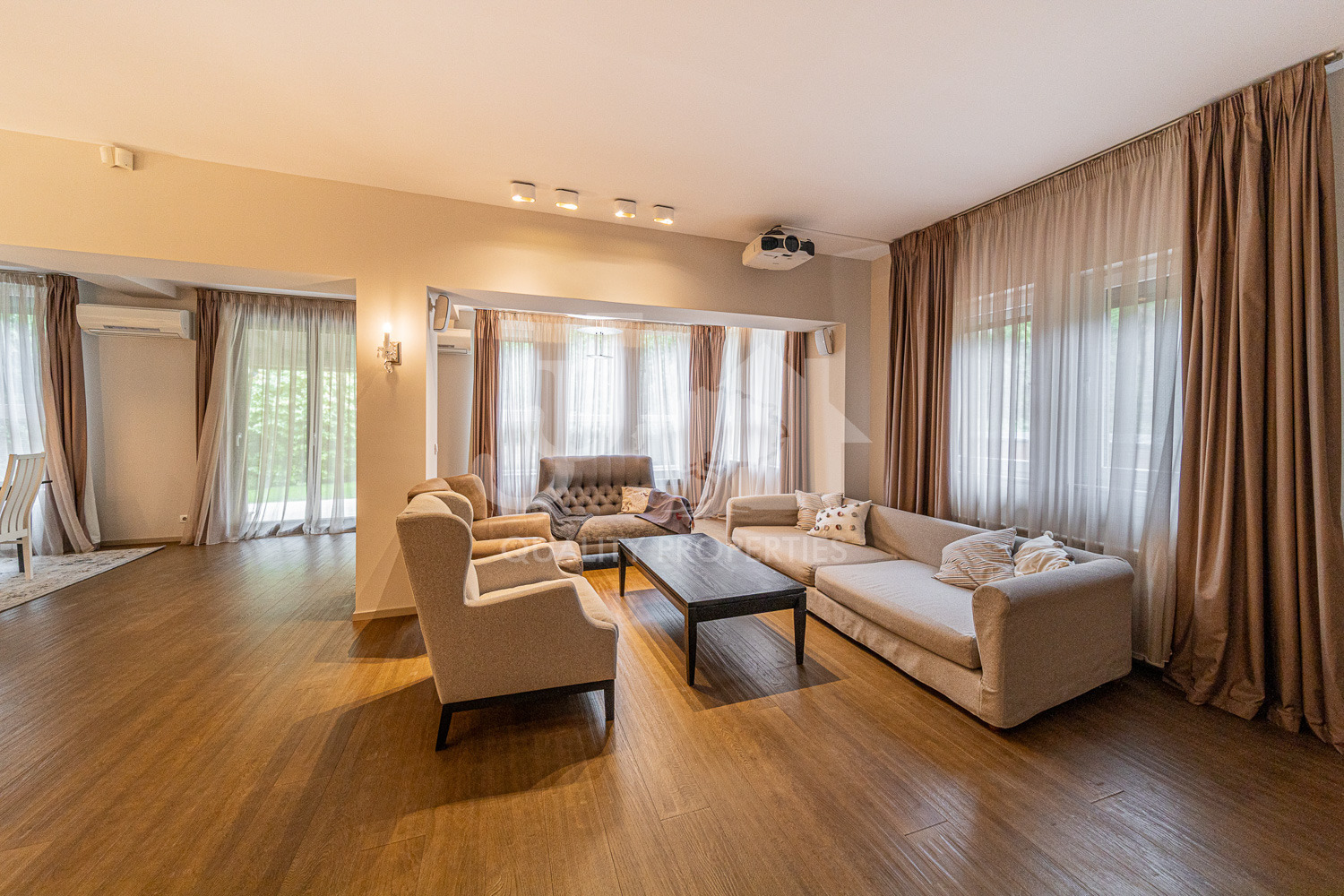 Дава под наем КЪЩА, гр. София, Драгалевци, снимка 2 - Къщи - 51922331