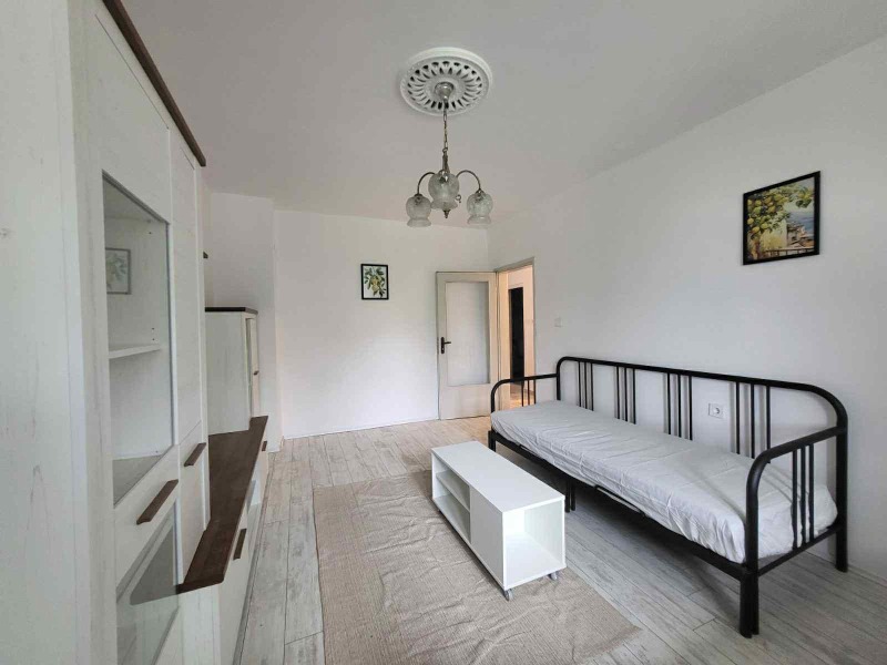 Дава под нем  2-стаен, град София, Полигона •  549 EUR • ID 76181052 — holmes.bg - [1] 