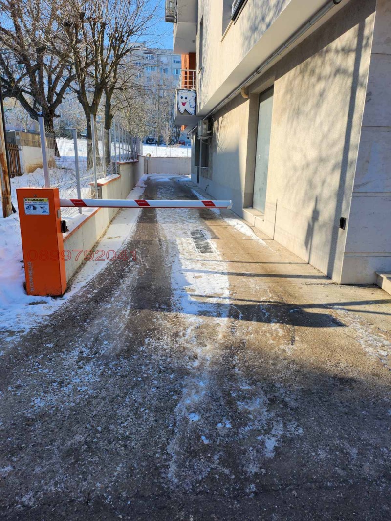 Дава под наем ГАРАЖ, ПАРКОМЯСТО, гр. Русе, Дружба 1, снимка 3 - Гаражи и паркоместа - 53584046