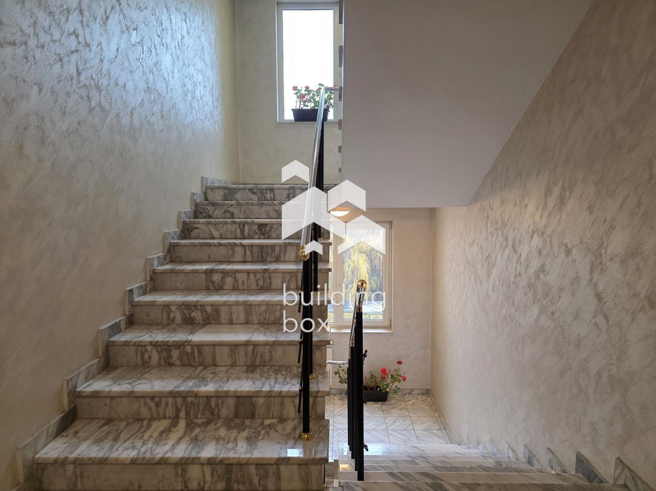 Дава под наем 3-СТАЕН, гр. София, Лозенец, снимка 16 - Апартаменти - 53247427