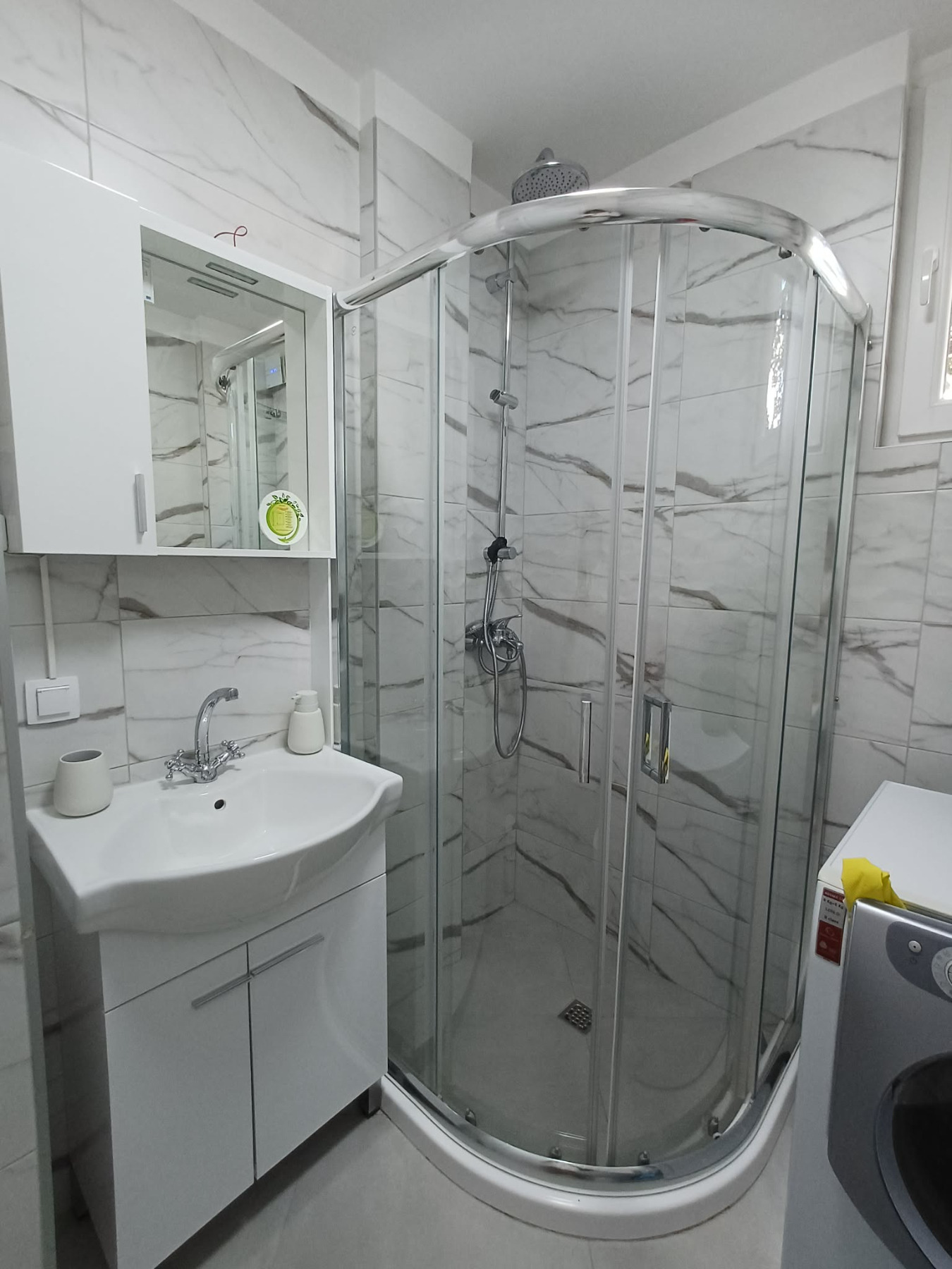 Дава под наем 3-СТАЕН, гр. София, Иван Вазов, снимка 13 - Апартаменти - 56098694