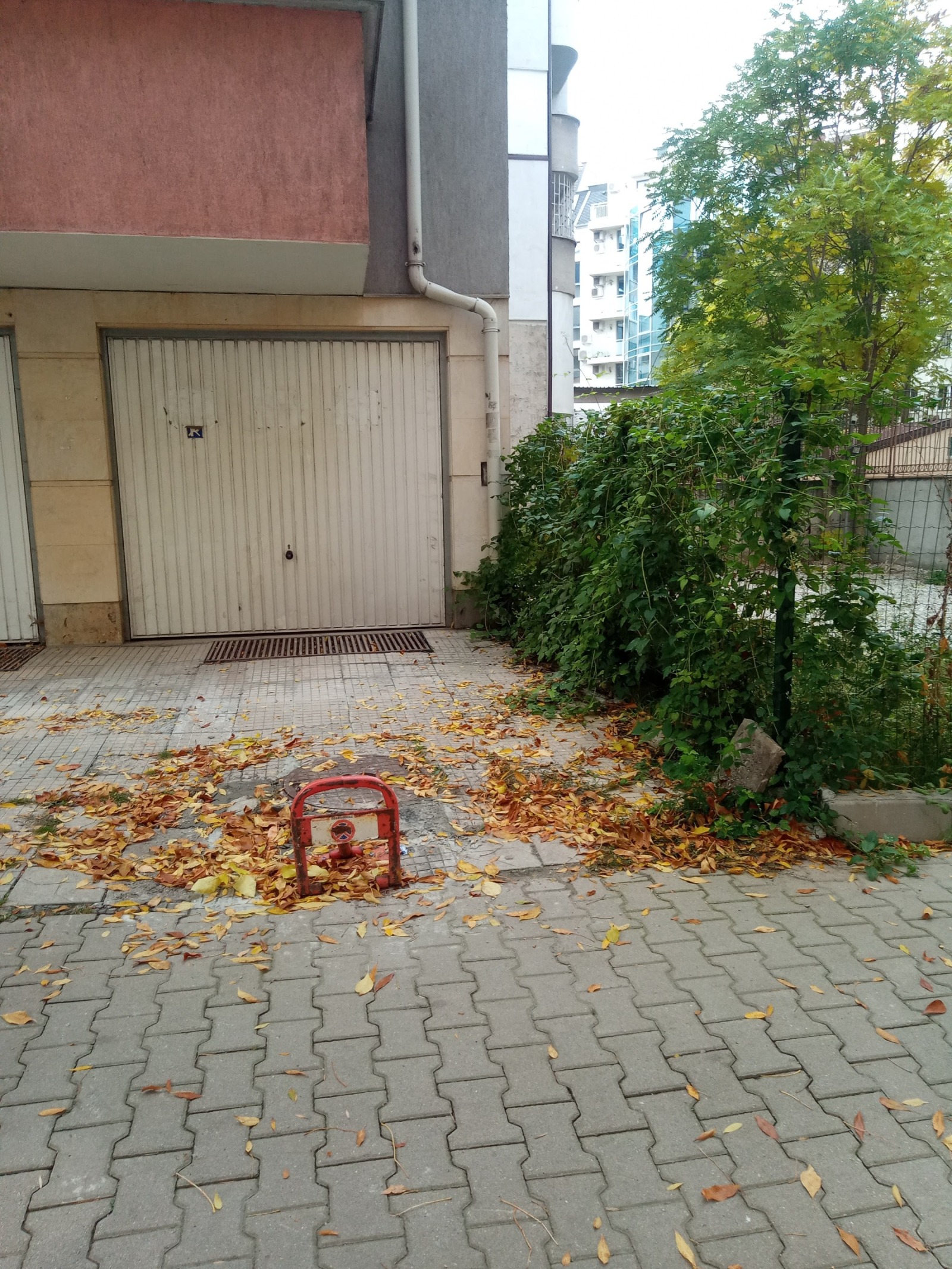 Дава под наем ГАРАЖ, ПАРКОМЯСТО, гр. София, Оборище