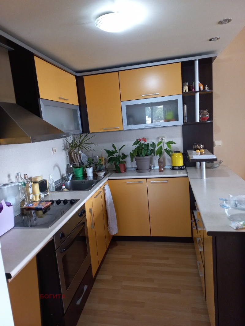 Издаје се  3 спаваће собе Стара Загора , Казански - изток , 100 м2 | 66942412 - слика [4]