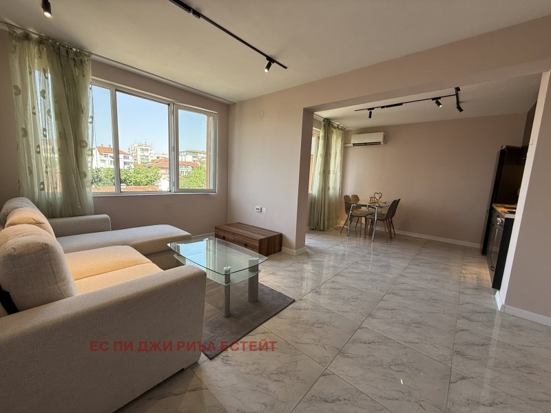 Kiadó  2 hálószobás Sofia , Centar , 95 négyzetméter | 78385416