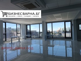 Escritório Vazrajdane 4, Varna
