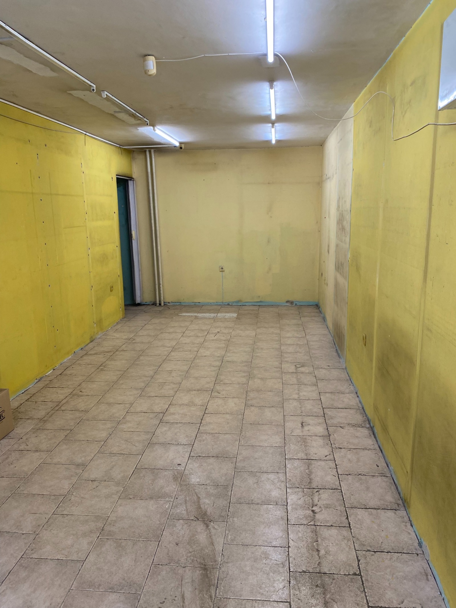 Дава под наем МАГАЗИН, гр. София, Гео Милев, снимка 5 - Магазини - 54055885