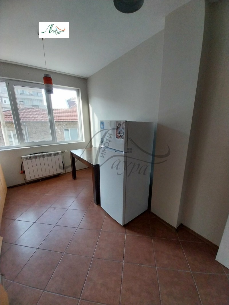 Дава под наем 2-СТАЕН, гр. Шумен, Център, снимка 3 - Апартаменти - 52657919