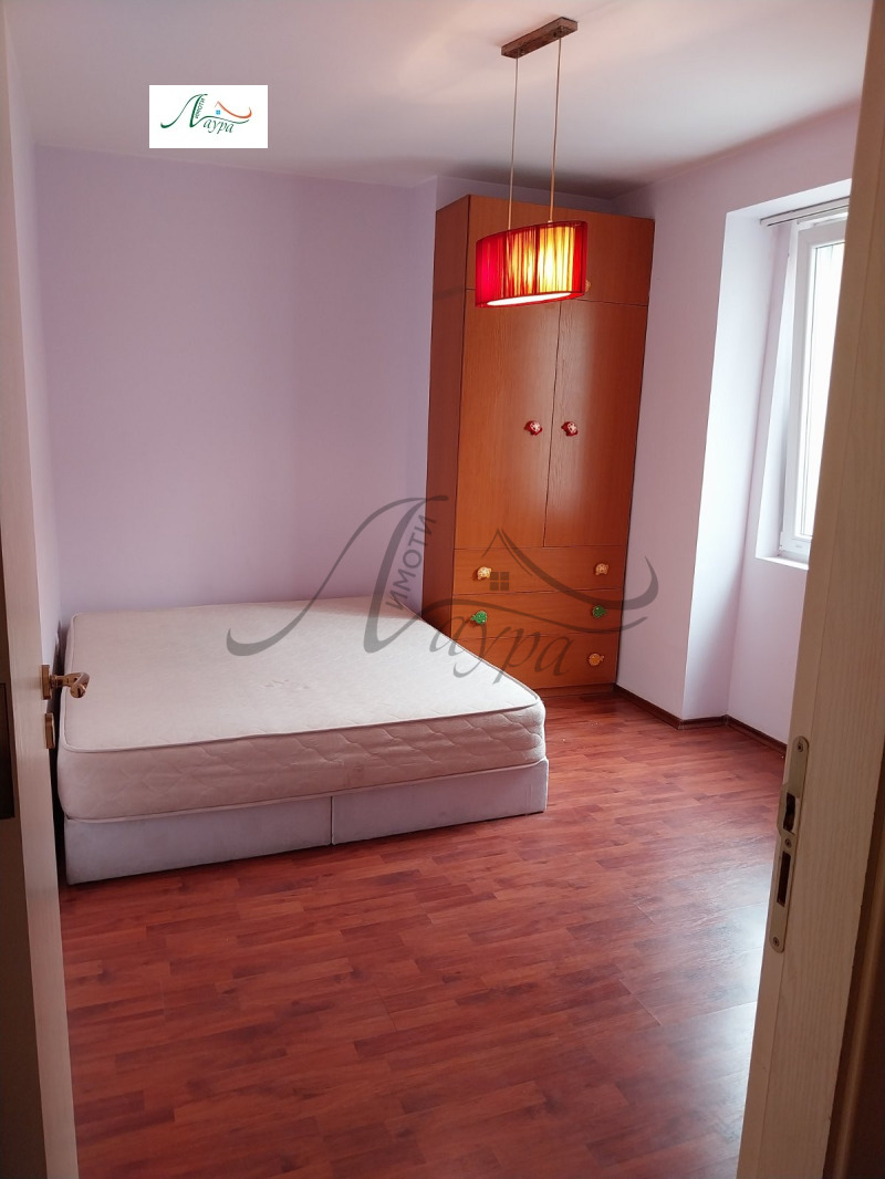 Дава под наем 2-СТАЕН, гр. Шумен, Център, снимка 2 - Апартаменти - 52657919