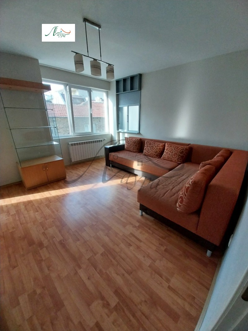 Дава под наем 2-СТАЕН, гр. Шумен, Център, снимка 4 - Апартаменти - 52657919