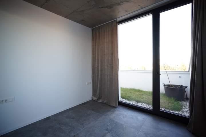Издаје се  2 спаваће собе Софија , Горублјане , 120 м2 | 56579272 - слика [11]
