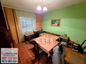 1 chambre Chirok tsentar, Rouse 14