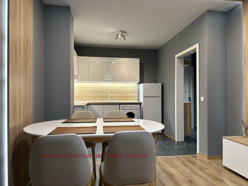 Дава под наем 2-СТАЕН, гр. Бургас, Изгрев, снимка 2 - Апартаменти - 52535027