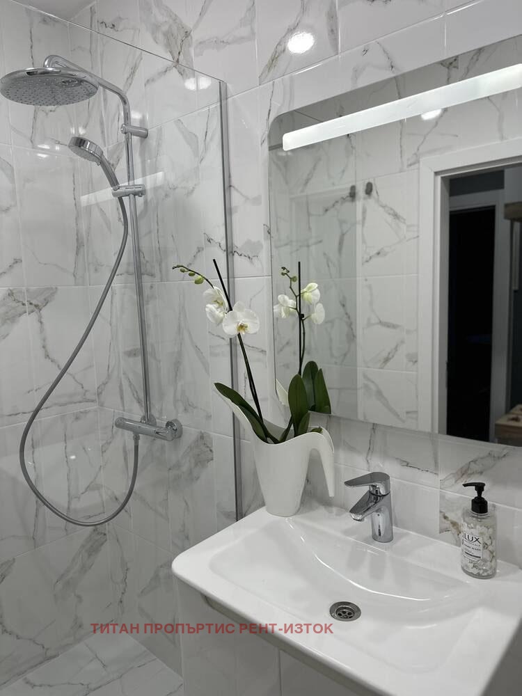 Дава под наем 2-СТАЕН, гр. Бургас, Изгрев, снимка 4 - Апартаменти - 52535027