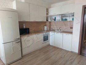 2 quartos Grand Mol, Varna 1