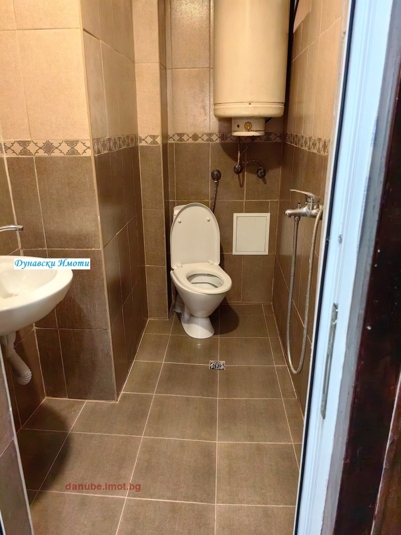 Дава под наем ЕТАЖ ОТ КЪЩА, гр. Русе, Родина 1, снимка 12 - Етаж от къща - 52816061