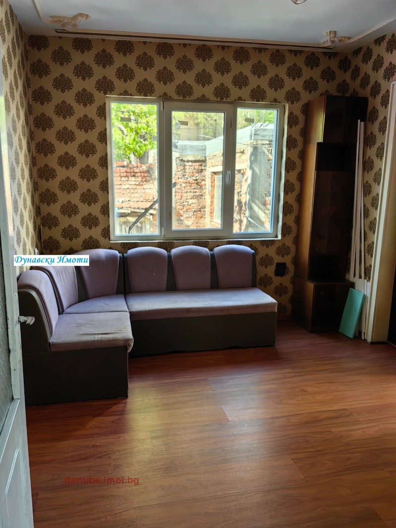 Дава под наем ЕТАЖ ОТ КЪЩА, гр. Русе, Родина 1, снимка 8 - Етаж от къща - 52816061