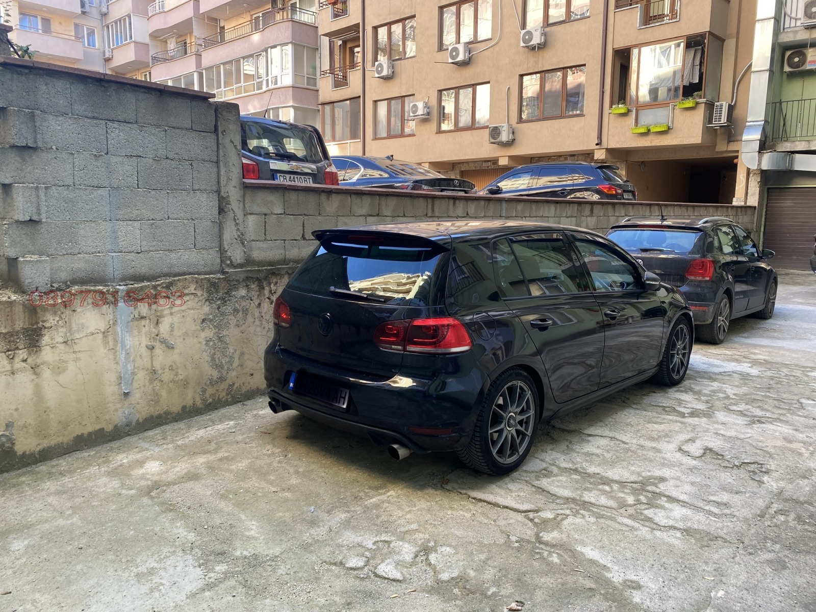 Дава под наем ГАРАЖ, ПАРКОМЯСТО, гр. Варна, Левски 1