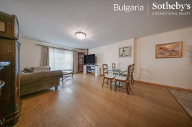 3 dormitorios Tsentar, Sofia
