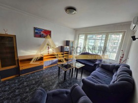 De inchiriat 3 dormitoare