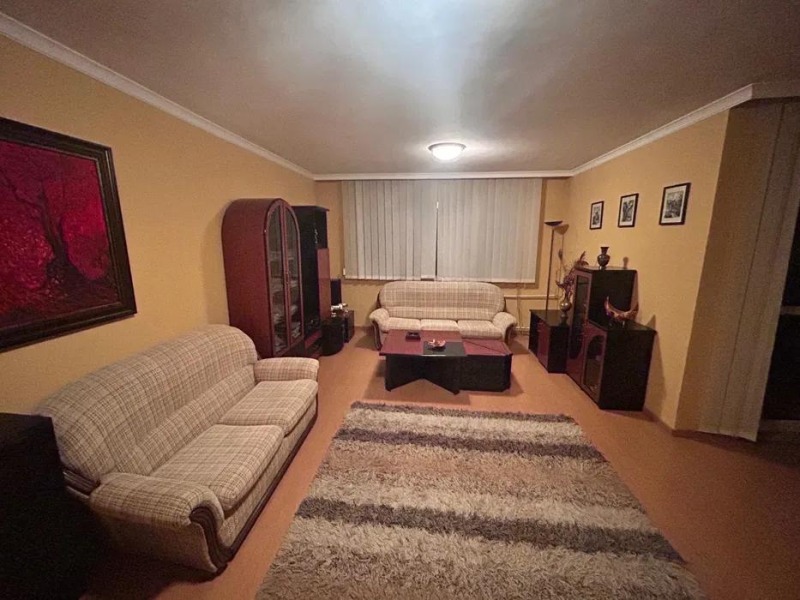 A louer  2 chambres Sofia , Meditsinska akademiya , 140 m² | 26900115