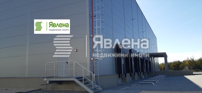Издаје се  Индустријска зграда регион Пловдив , Бенковски , 2960 м2 | 88314413