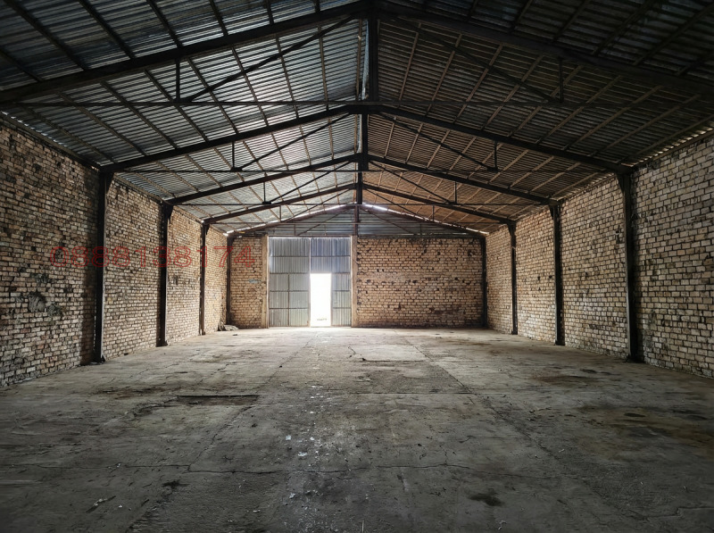 Дава под наем  склад гр. Дряново, област Габрово
      600 кв.м