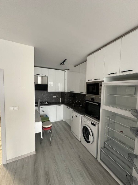 Дава под нем  2-стаен, град Пловдив, Център •  500 EUR • ID 94680156 — holmes.bg - [1] 
