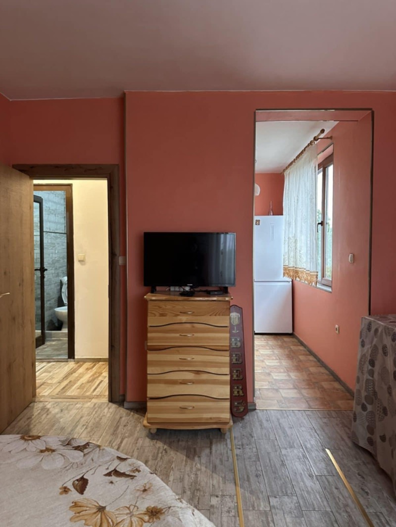 Издаје се  2 спаваће собе Софија , Триагалника , 89 м2 | 97625833 - слика [4]