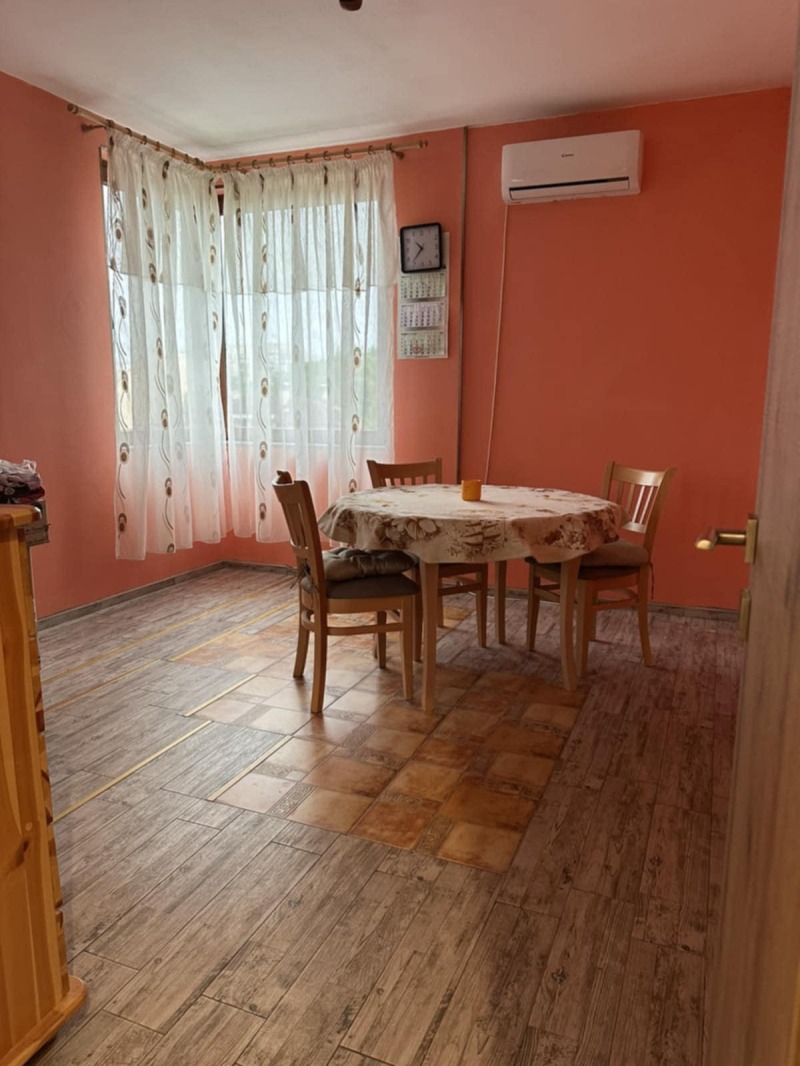 Издаје се  2 спаваће собе Софија , Триагалника , 89 м2 | 97625833 - слика [3]
