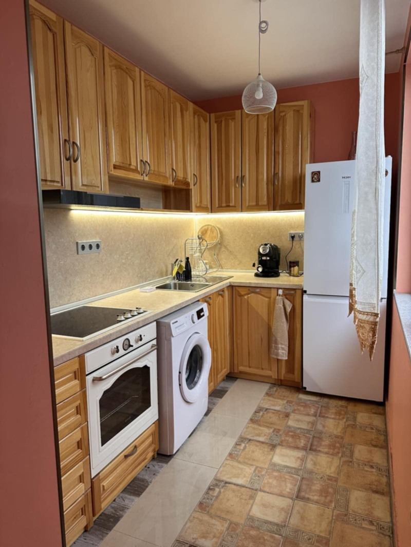Издаје се  2 спаваће собе Софија , Триагалника , 89 м2 | 97625833 - слика [2]