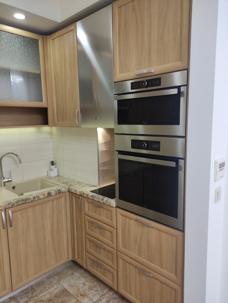 Дава под наем  4-стаен град София , Изгрев , 180 кв.м | 47719556 - изображение [5]