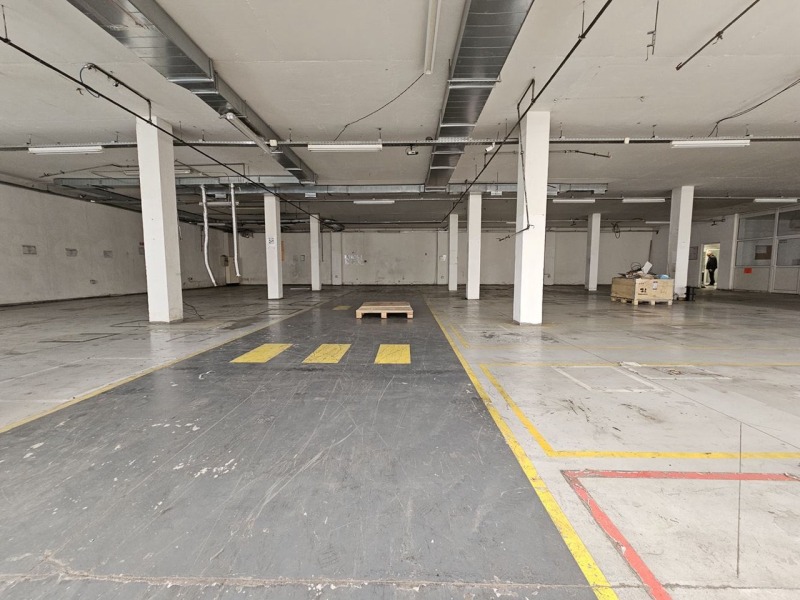 De inchiriat  Cladire industriala Plovdiv , Industrialna zona - Traciia , 700 mp | 60973196 - imagine [3]