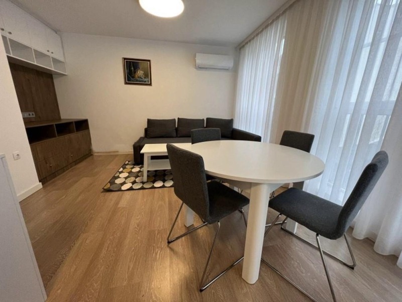 Zu vermieten  2 Schlafzimmer Sofia , Nadeschda 2 , 75 qm | 55667030 - Bild [2]