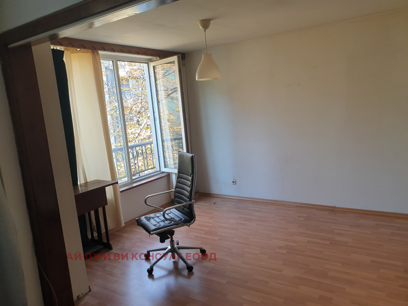 De inchiriat  1 dormitor Sofia , Țentâr , 60 mp | 13245242 - imagine [2]