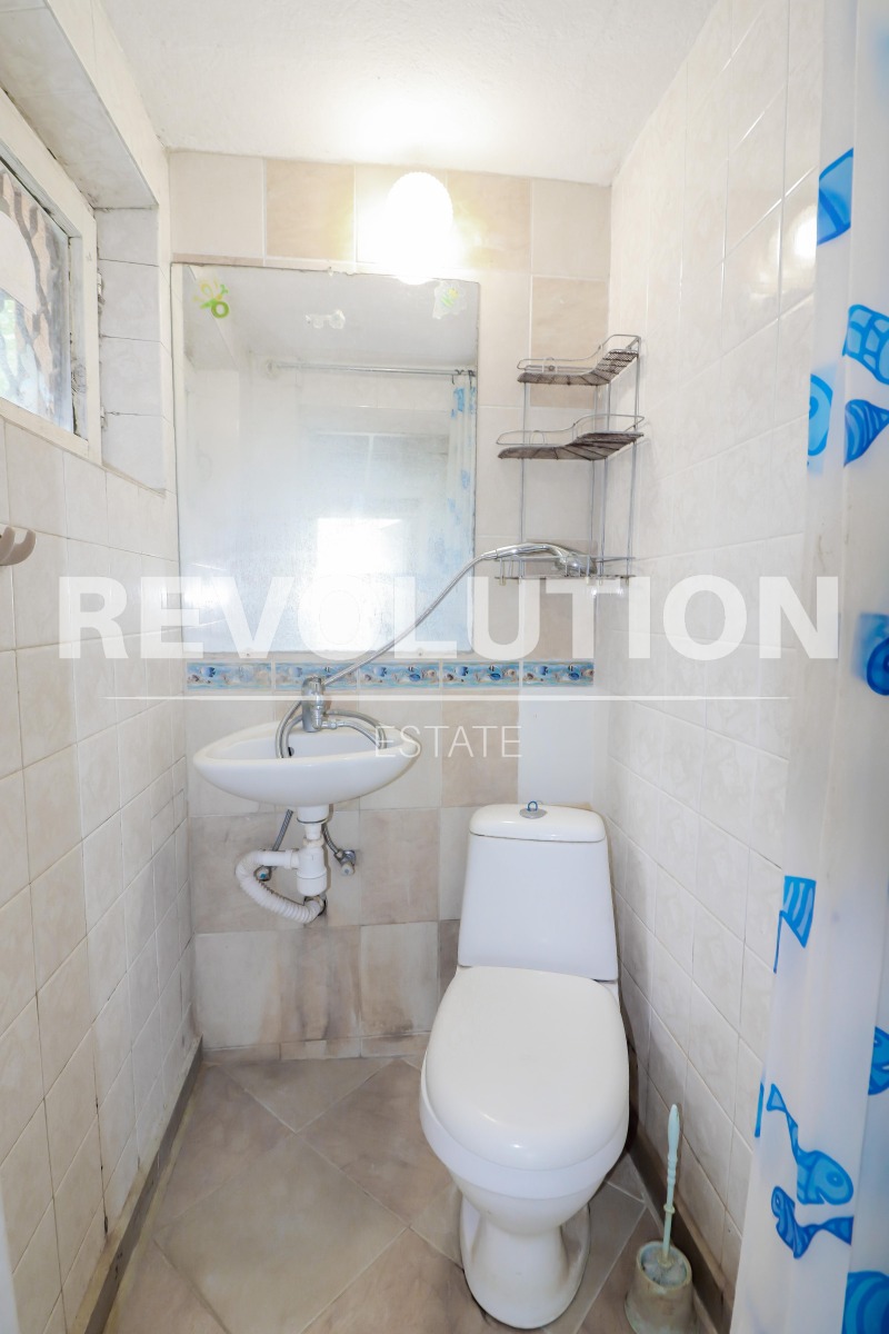 Дава под наем ЕТАЖ ОТ КЪЩА, гр. Варна, Бриз, снимка 14 - Етаж от къща - 53590178